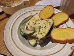 椰奶烩青口贝-HELLO 27 意面·沙拉·帕尼尼