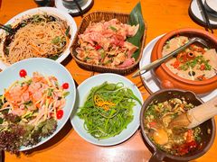 -老滇山寨•云南特色菜•地方菜•民族风情歌舞表演(金碧店)