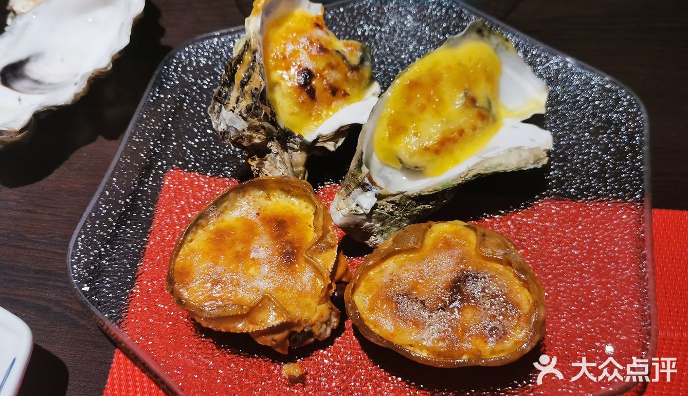 两百多块钱吃这么多东西值了