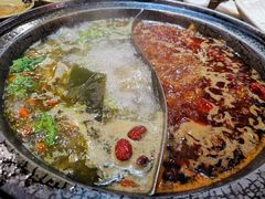 酸菜鸳鸯-唇辣号重庆老火锅(亦庄店)
