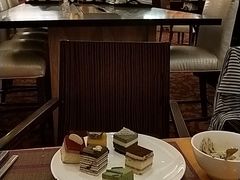 -上海西藏大厦万怡自助餐厅(徐汇店)
