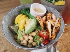 鸡肉牛油果芒果色拉-Wagas沃歌斯(太古汇店)