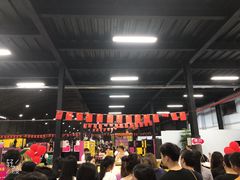-嘿哟动霸CHUA·新潮玩运动娱乐中心·蹦床滑冰团建乐园