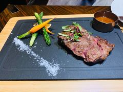 碳烤澳洲西冷牛排-YUE·6·西式融合餐厅(外滩六号店)