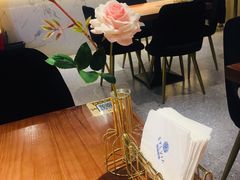 -POKEE VIA&Brunch·维娅(重庆来福士店)
