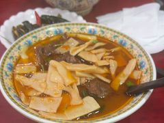 -金杨拉面王小吃面馆·牛三宝面·红烧牛肉粉
