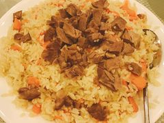 羊肉手抓饭-巴扎美食·新疆菜·西域歌舞表演餐厅(新疆大厦店)