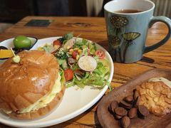 -房角石咖啡与书(吉大南校店)