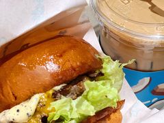 松露菌菇奶酪牛肉汉堡-JPG canteen(广州寺右公馆店)