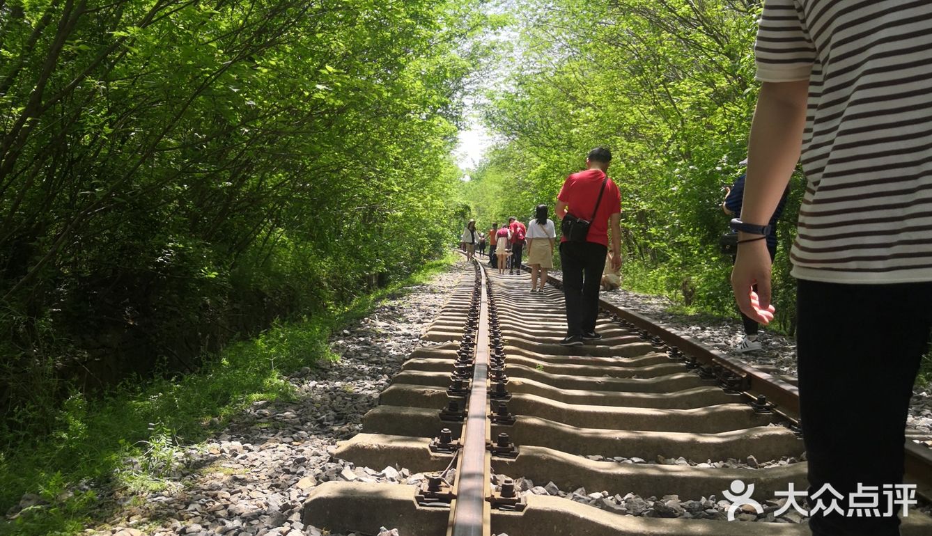 南京的爱情隧道，顾名思义，所以特别推荐情侣一起去游玩