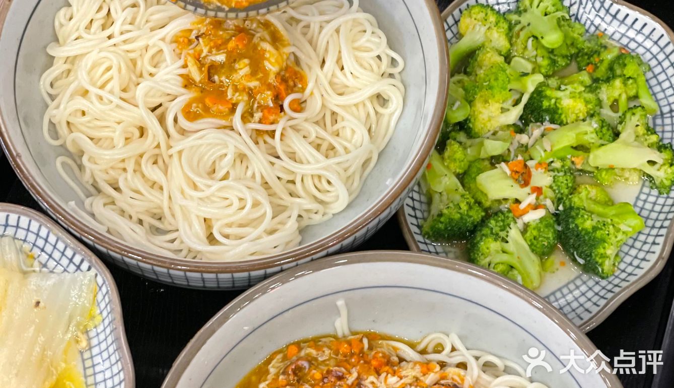 12只蟹做的一碗蟹黄捞面🍜我连碗都想舔干净