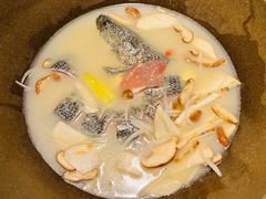 -咕嘟草帽鱼·牛奶一样的鲜鱼汤(包河万达广场创始店)