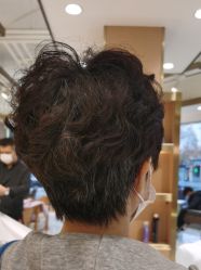 -一東造型烫发染发
