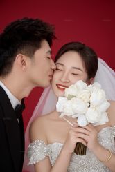 -雪中彩影婚纱摄影·微光艺术中心