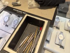 -亨吉利世界名表中心(砂之船奥莱店)