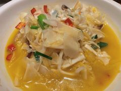 -阿瓦山寨·湘菜现炒·剁椒鱼头王(咸阳总店)