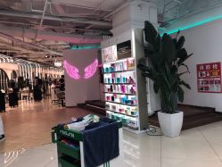 -BULB STUDIO 巴柏明星发型工作室