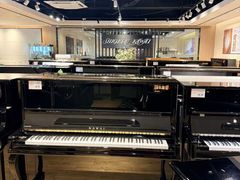 -柏斯音乐艺术中心·钢琴·吉他(上音店)