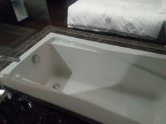 -桔子酒店(上海西藏北路地铁站店)