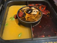 菌王麻辣锅-老牌坊云南鱼豆花火锅(哈西万达店)