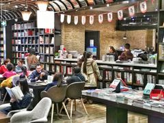 -钟书阁(松江泰晤士小镇店)