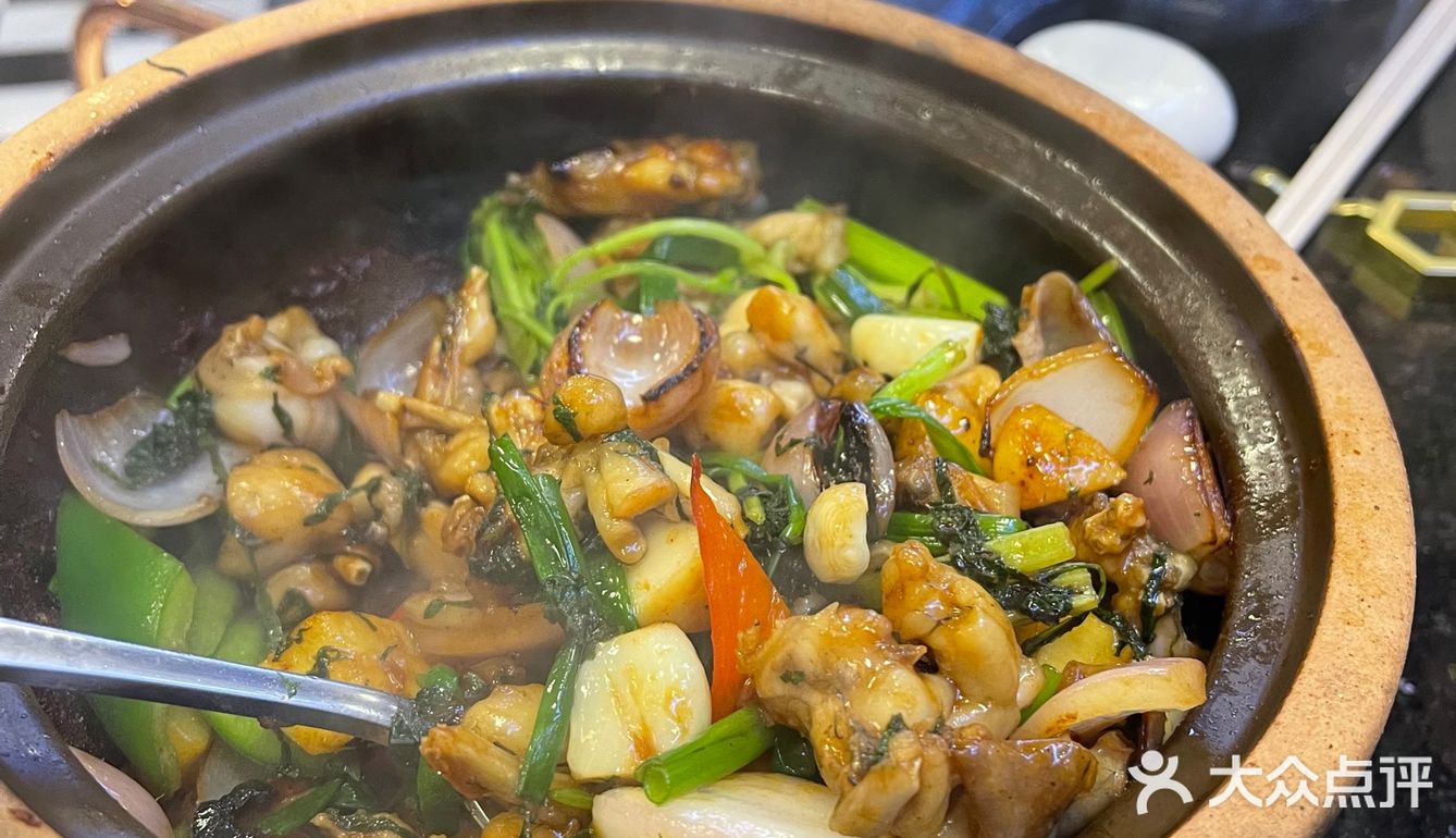 大口吃大鸡腿花胶翅实在太爽了！