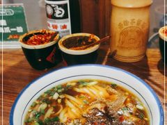 -矮子粉店1985·长沙米粉(湘春路店)