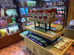 面包甜点陈列柜-伊带伊路新疆美食府(呼家楼店)