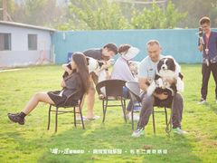 -趣玩宠物乐园寄养训犬训狗游泳池