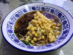 -渝之汇牛肉豌杂面