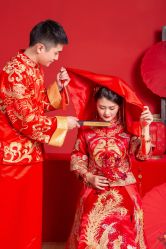 -现代经典婚纱摄影
