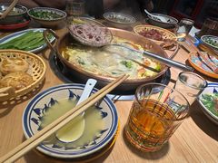 -洱火云南酸菜牛肉火锅(石景山当代商城店)