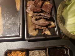 -铭牛烧肉·和牛海鲜自助(高新月牙湖店)