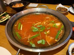 苗家酸汤锅-新凯里酸汤鱼(飞山街店)
