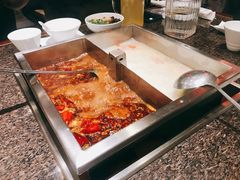 老妈双味锅-皇城老妈·大连海鲜火锅(港湾店)