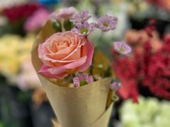 -何兮花店·气球派对鲜花店(马桥银春路万科城店)