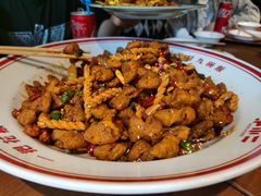 香辣肥肠-炉小二铜锅牛蛙•川湘菜(三里屯店)