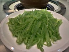 -渝君重庆火锅(嘉宾路店)