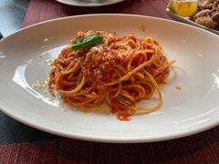 经典意大利细面配蒜味番茄酱-WOLFGANG PUCK KITCHEN & BAR(迪士尼小镇店)