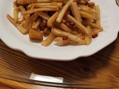 -年年有余饭馆(群众路店)