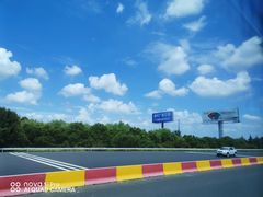 -淀山湖服务区餐厅