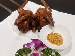 脆皮妙龄乳鸽-最忆早茶(蜀汉路店)