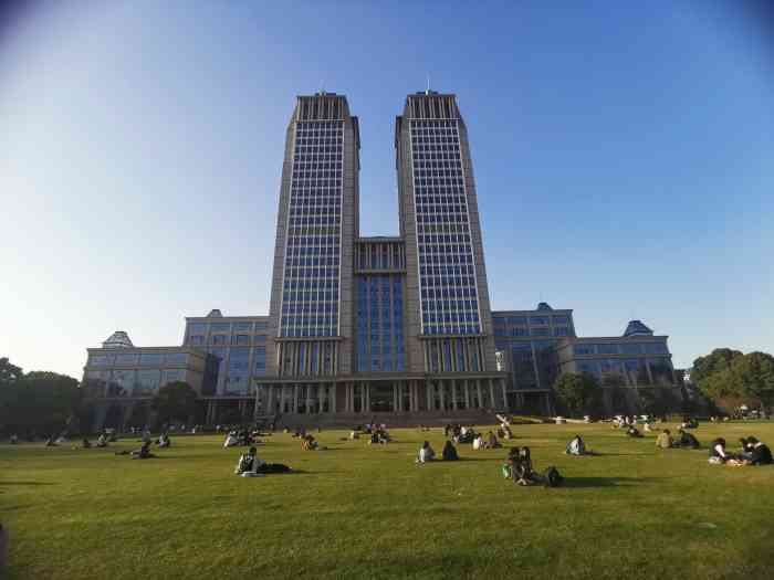 复旦大学(本部邯郸路校区)-"去上海,肯定要去看一下这里的名校,这个学
