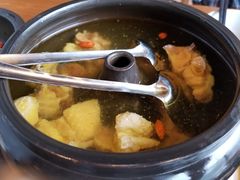 -云海肴·汽锅鸡·云南菜(天山百盛优客店)