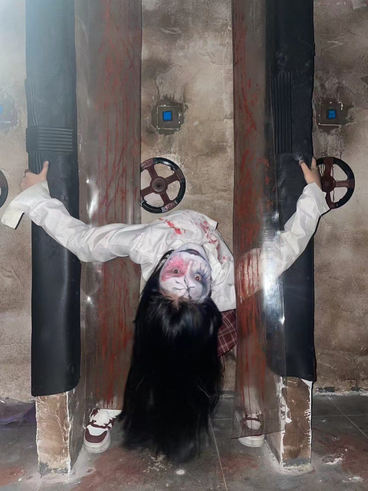 会下腰的女鬼你见过吗