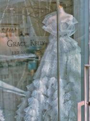 点击看大图 -GRACE KELLY婚纱与礼服(北京店)