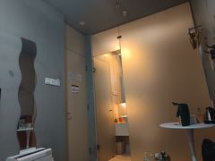 -卡罗酒店(东门晒布地铁站店)