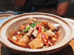 招牌砂锅鱼头排骨-鸽味轩·粤菜小馆(高楼门总店)
