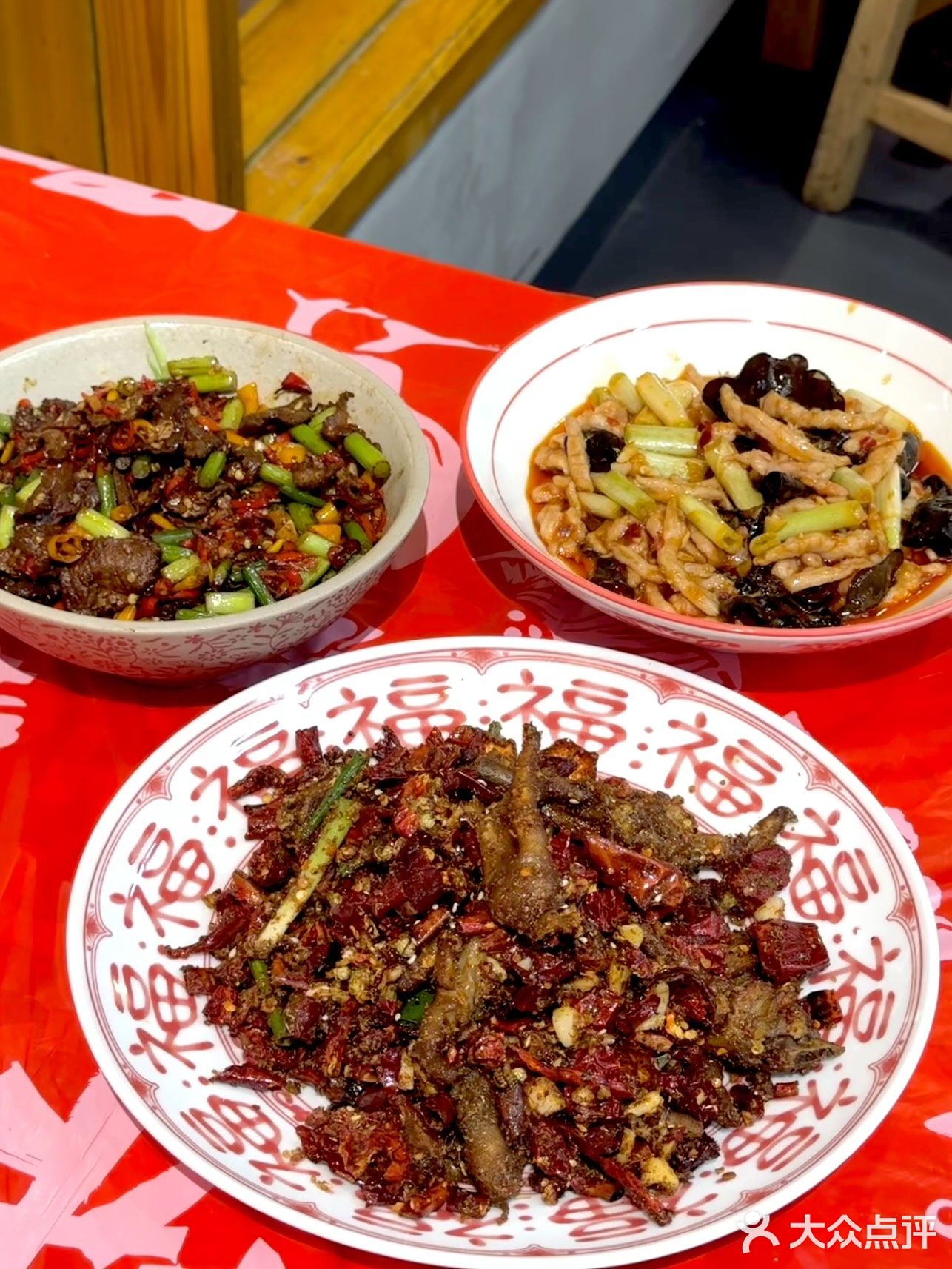 乌啦啦同款仙品川菜馆，武理大学生有救了🥵