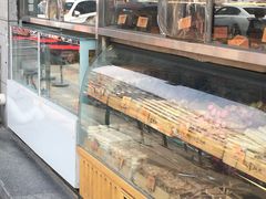 面包甜点陈列柜-壹心榴莲千层蛋糕甜品店